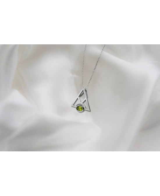 FANY Jewelry Elegant 0.925 Argentium Silver Peridot Gemstone "MASON" Pendant Necklace